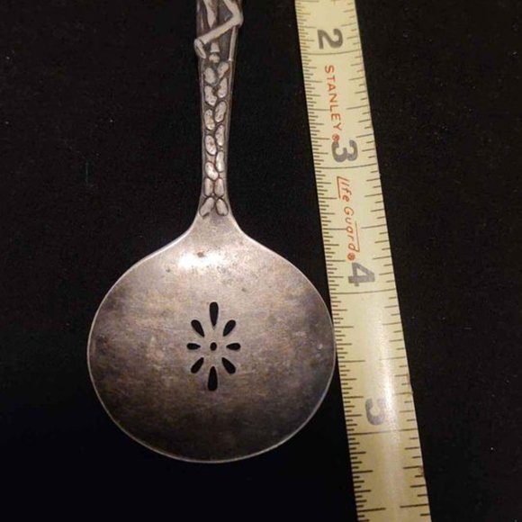 VINTAGE CARLTON SIVLER PLATE PLANTERS MR. PEANUT SLOTTED SPOON 5 1/4" Long - Picture 8 of 9